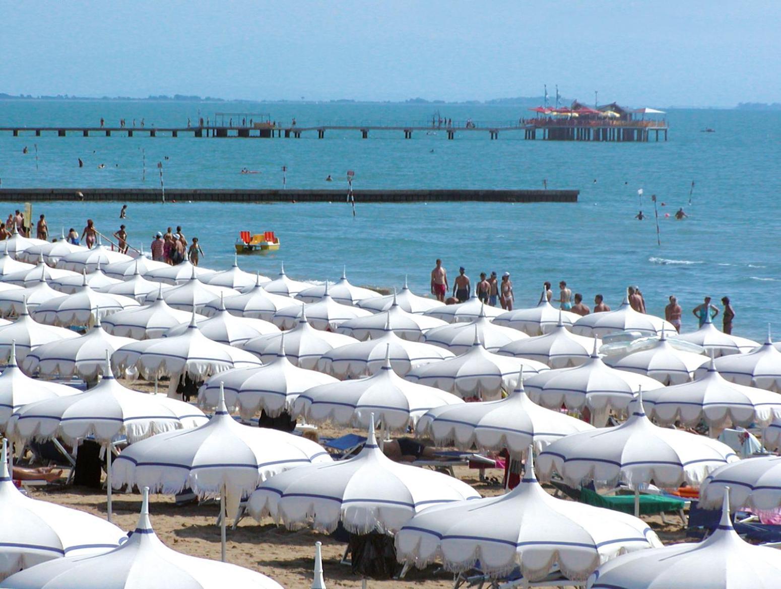 Hotel Bellevue Lignano Sabbiadoro Dış mekan fotoğraf