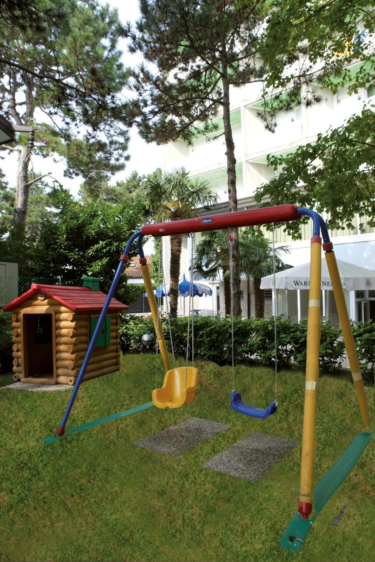 Hotel Bellevue Lignano Sabbiadoro Dış mekan fotoğraf