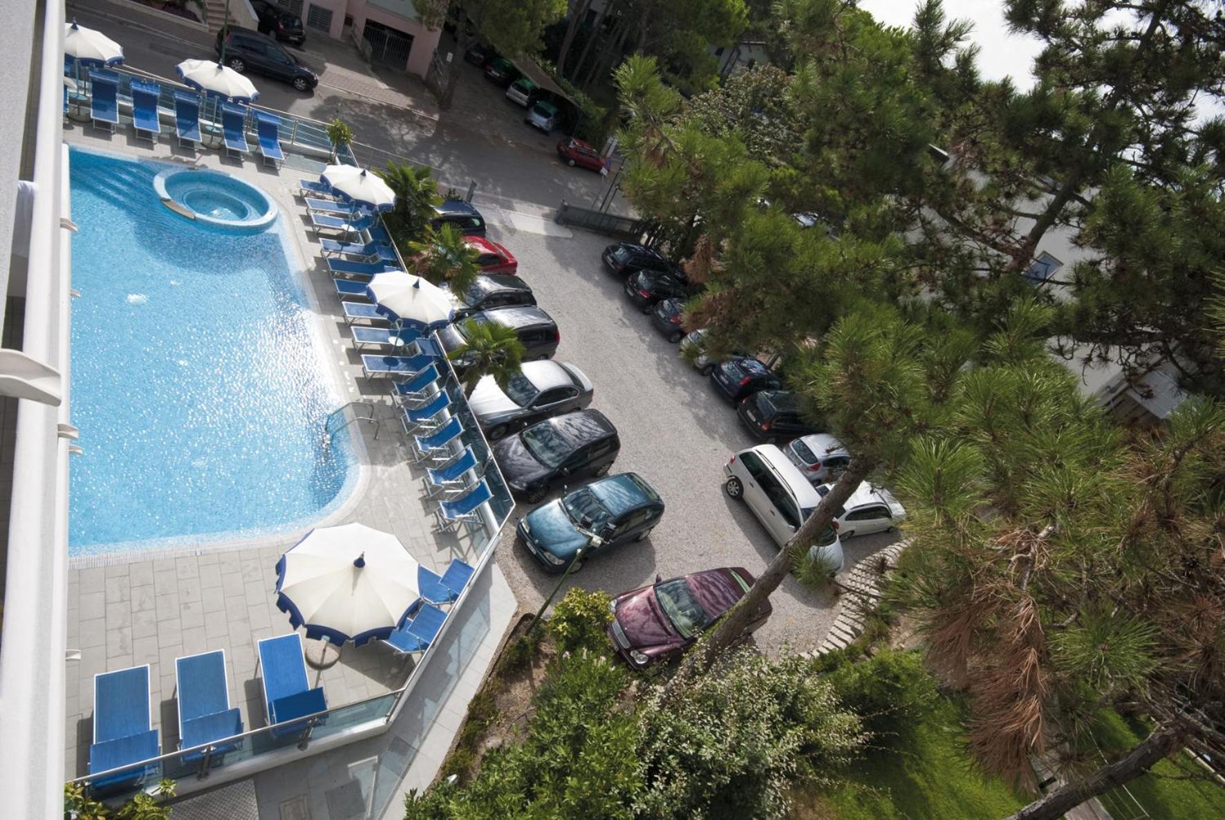 Hotel Bellevue Lignano Sabbiadoro Dış mekan fotoğraf