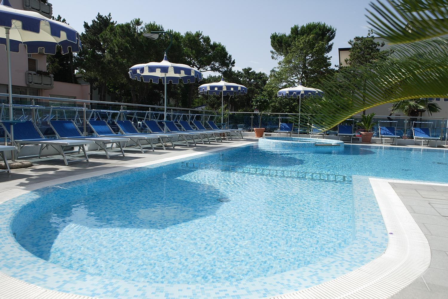 Hotel Bellevue Lignano Sabbiadoro Dış mekan fotoğraf