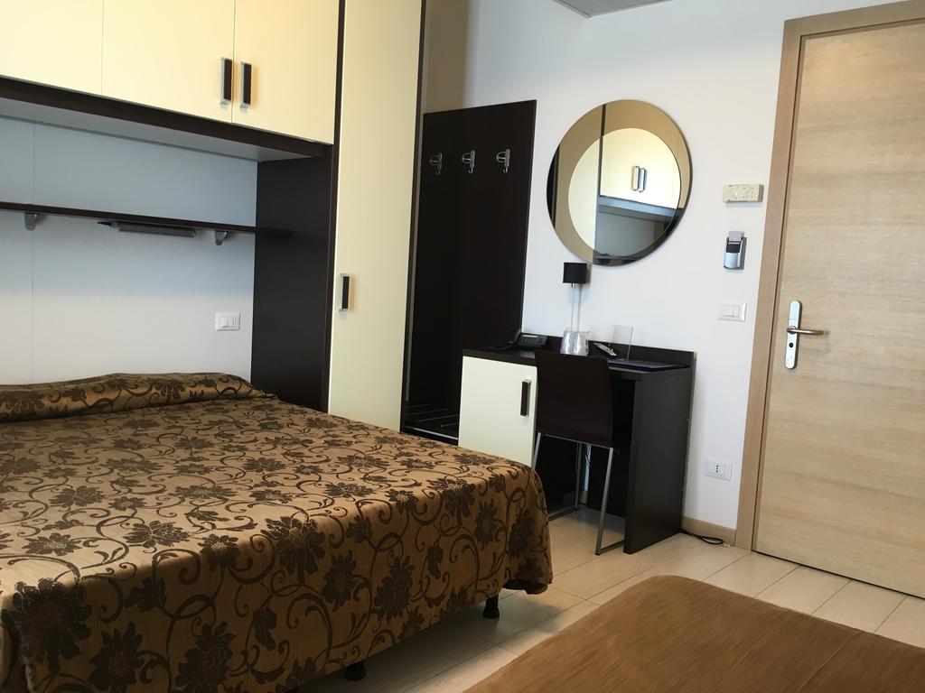 Hotel Bellevue Lignano Sabbiadoro Dış mekan fotoğraf