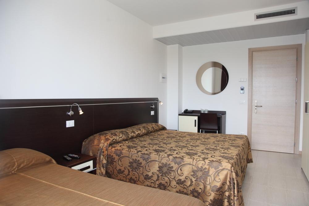 Hotel Bellevue Lignano Sabbiadoro Oda fotoğraf