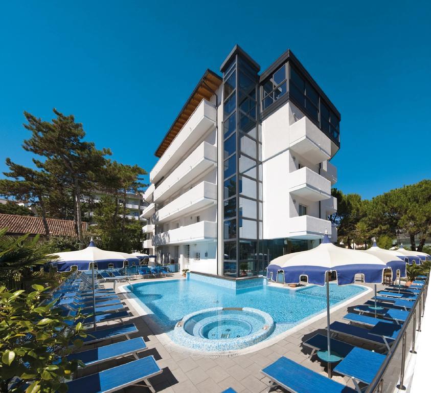 Hotel Bellevue Lignano Sabbiadoro Dış mekan fotoğraf