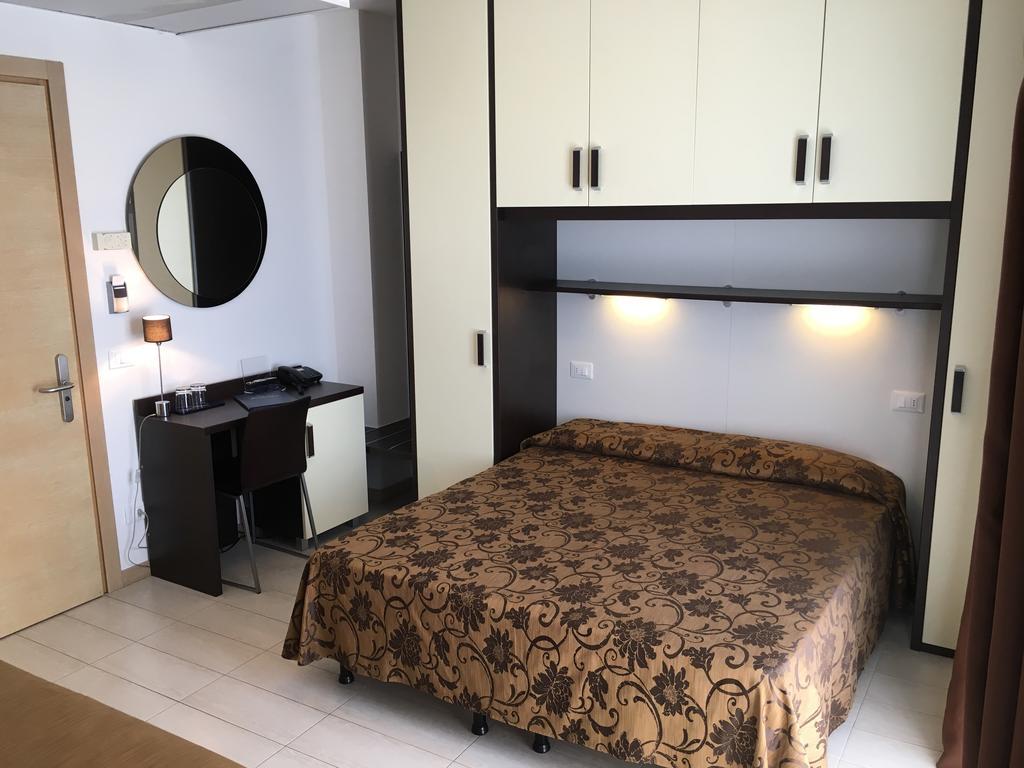 Hotel Bellevue Lignano Sabbiadoro Dış mekan fotoğraf