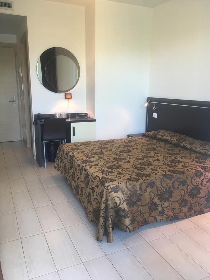 Hotel Bellevue Lignano Sabbiadoro Dış mekan fotoğraf