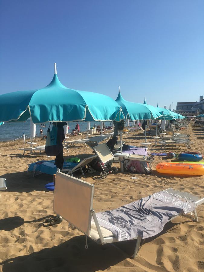 Hotel Bellevue Lignano Sabbiadoro Dış mekan fotoğraf