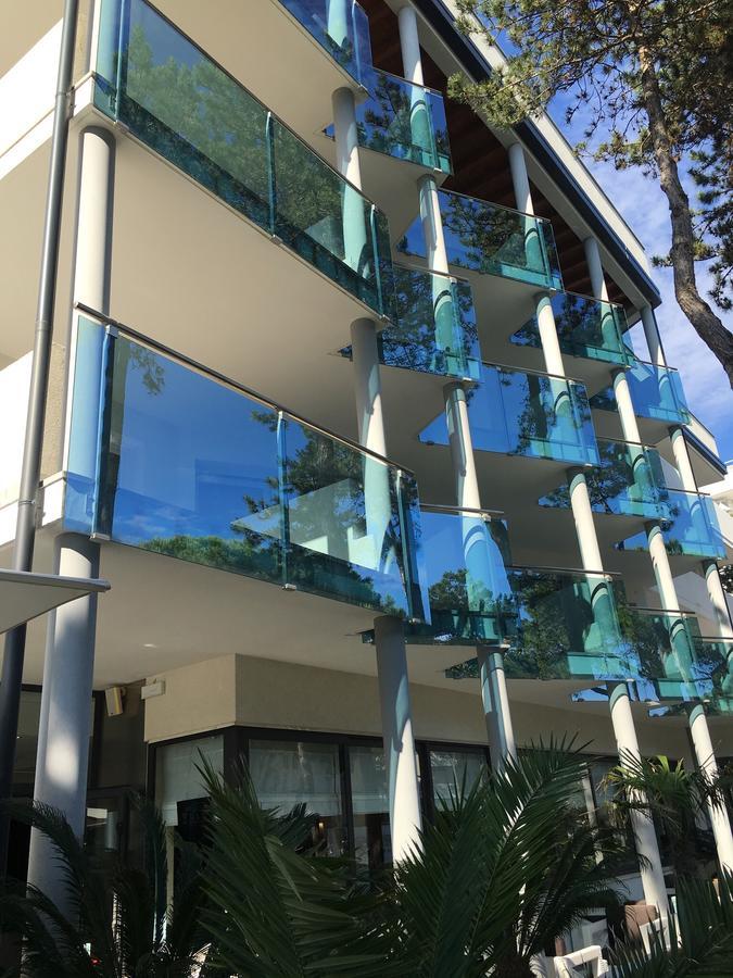 Hotel Bellevue Lignano Sabbiadoro Dış mekan fotoğraf