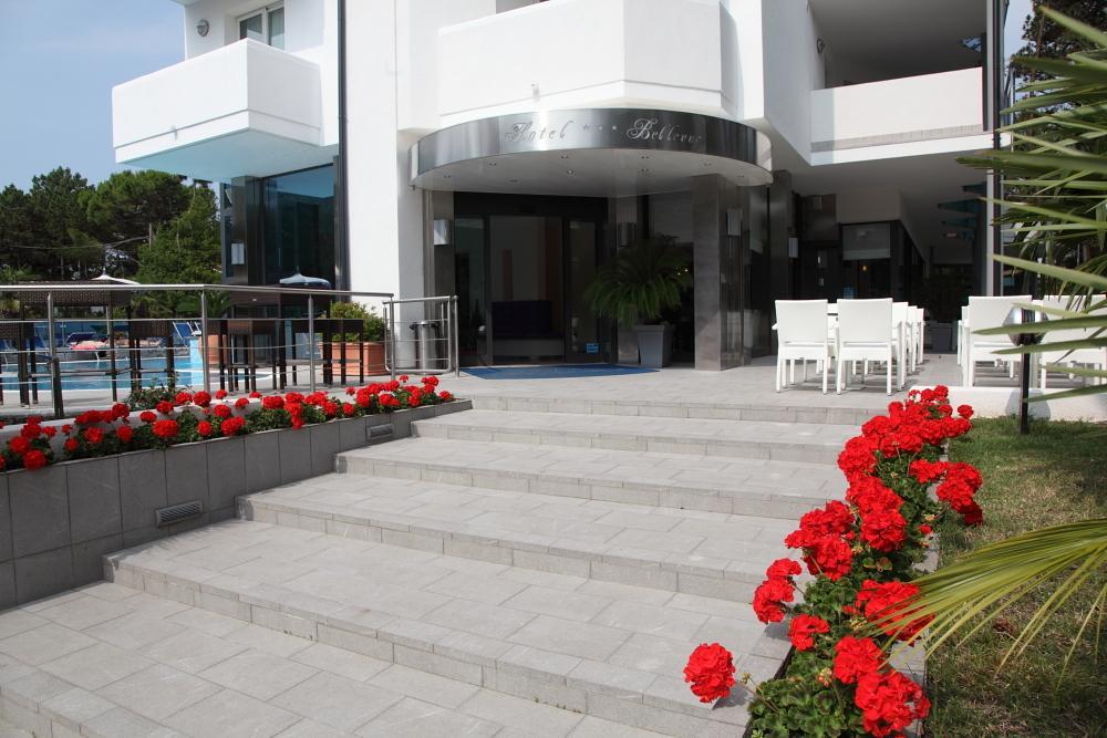 Hotel Bellevue Lignano Sabbiadoro Dış mekan fotoğraf